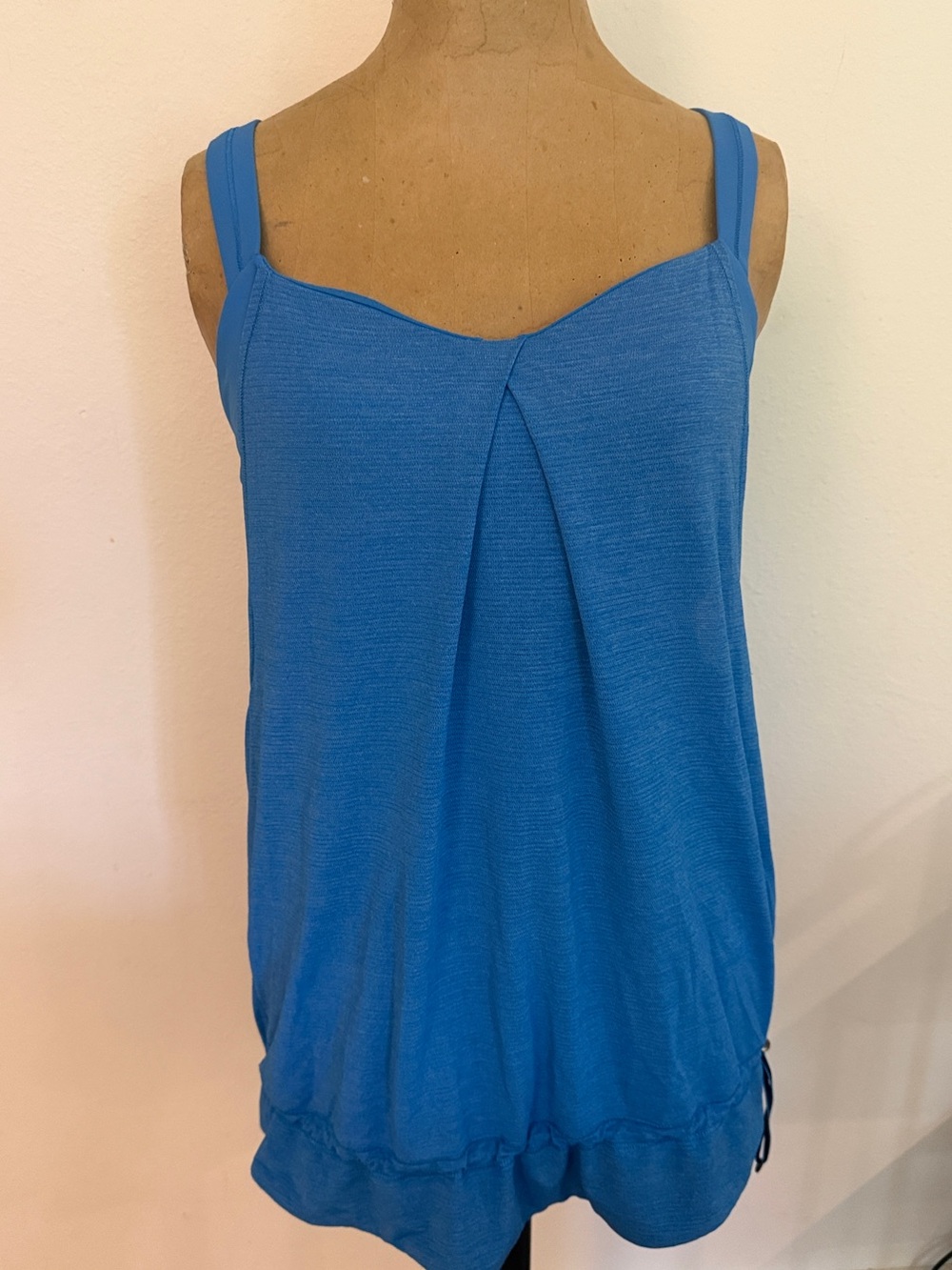 Lululemon athletica 8 cobalt blue pleated tank bra combo